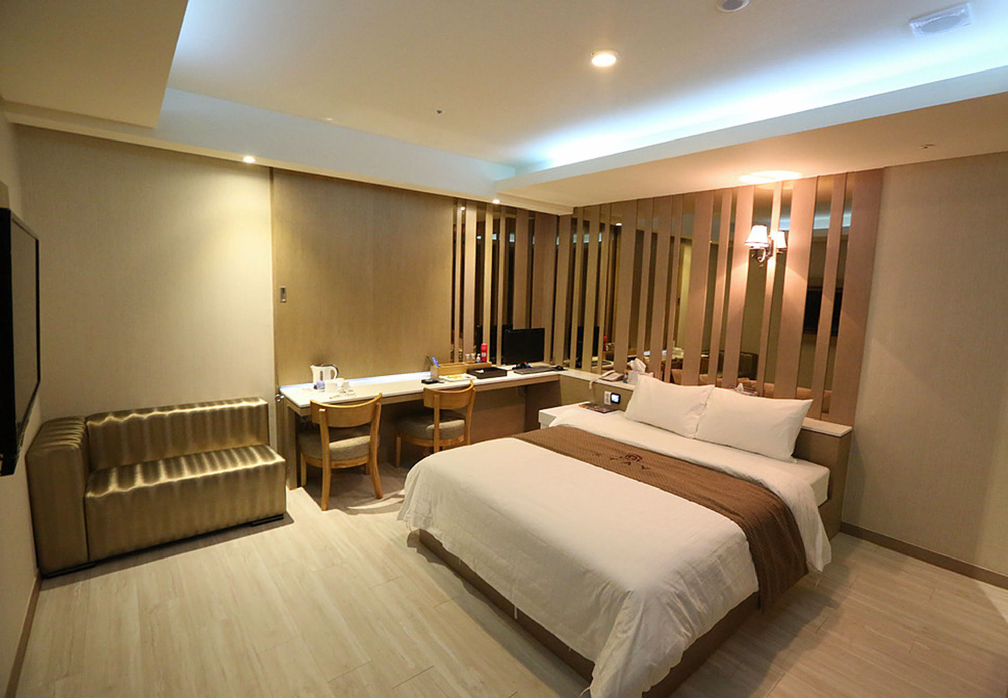 Фото Bucheon Hotel