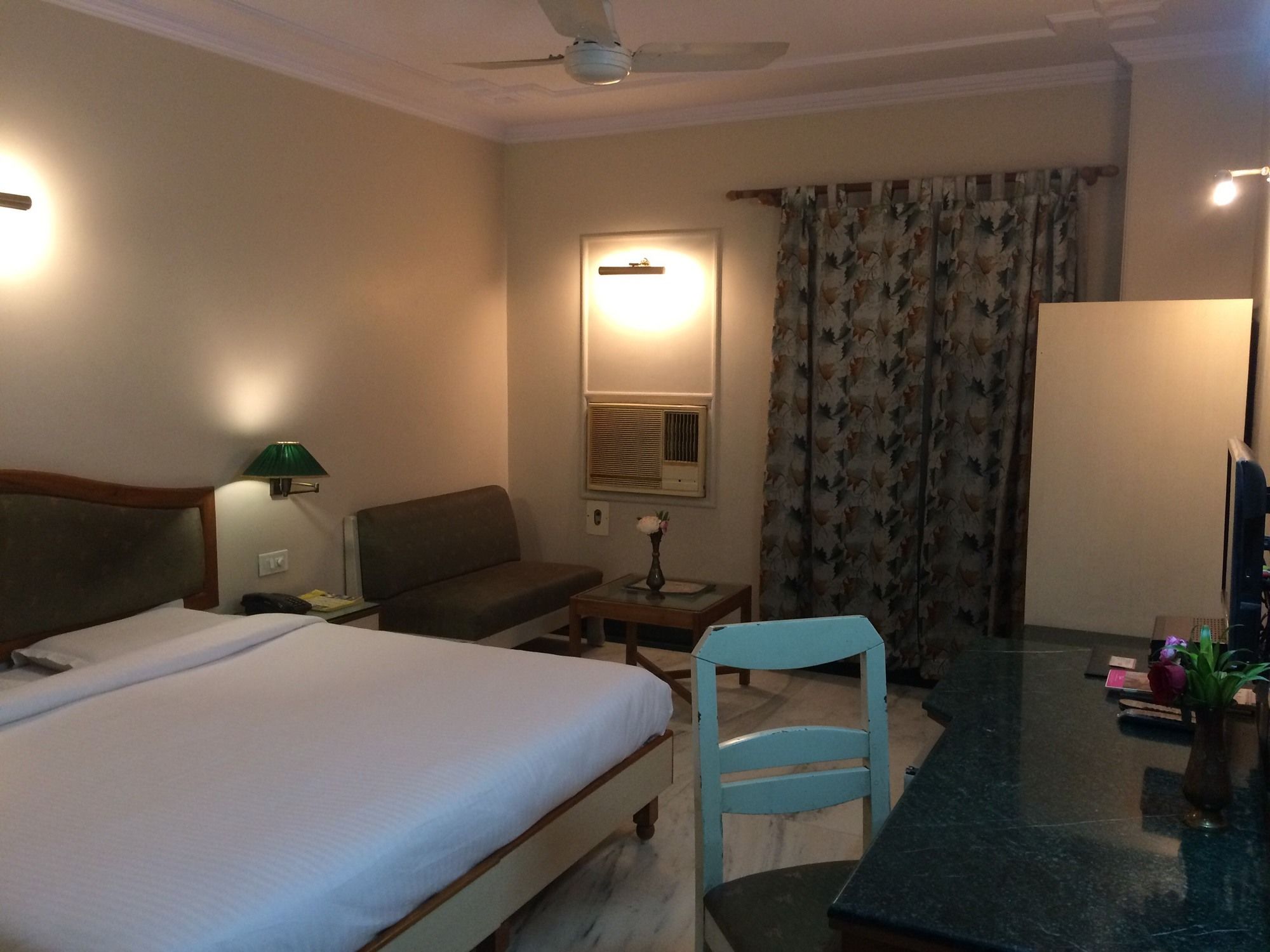 Фото Lmb Hotel