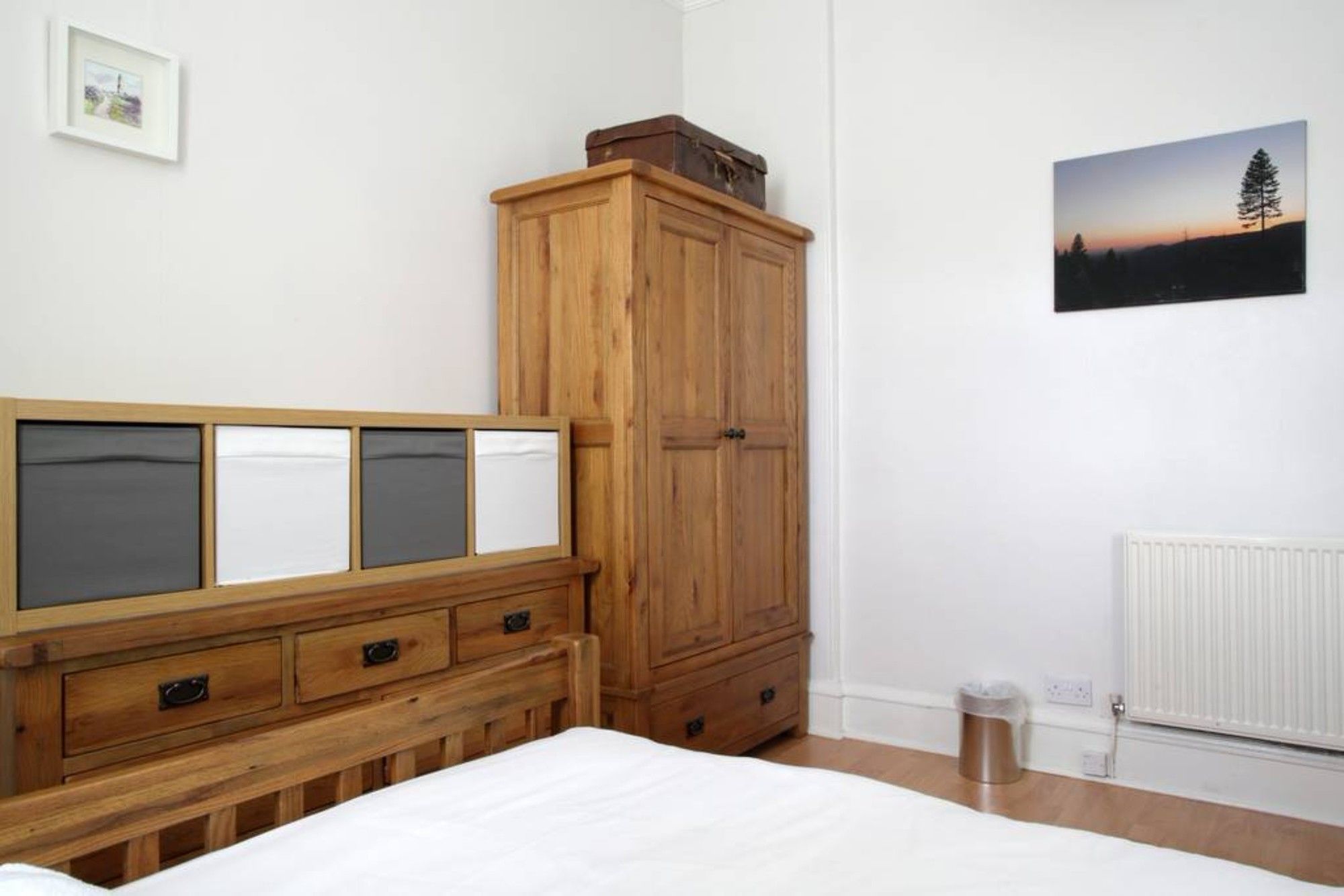 Фото Central and Spacious 2 Bedroom Flat With Garden