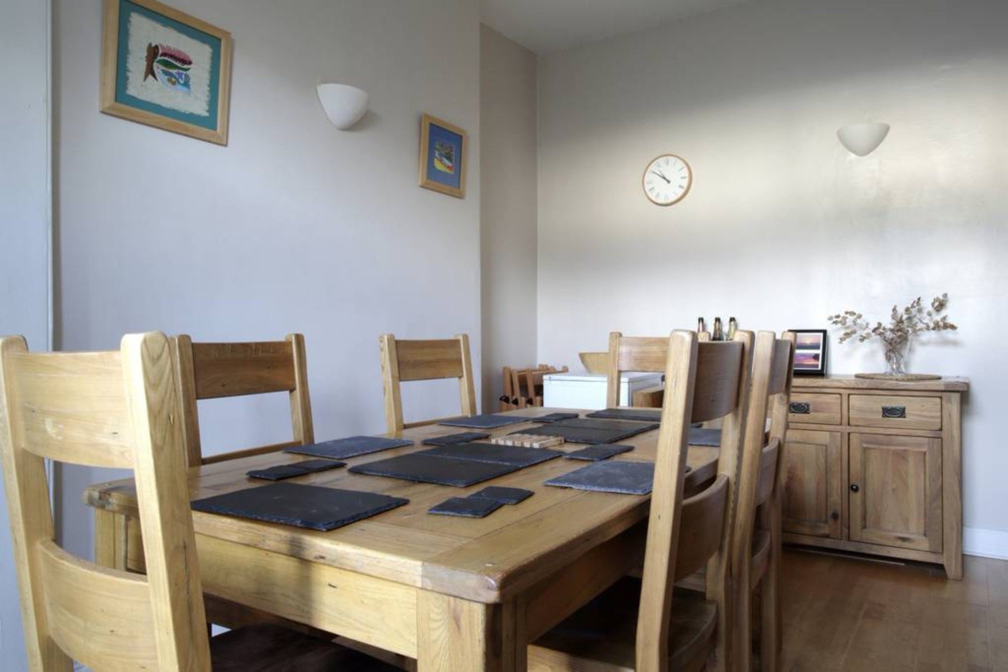 Фото Central and Spacious 2 Bedroom Flat With Garden