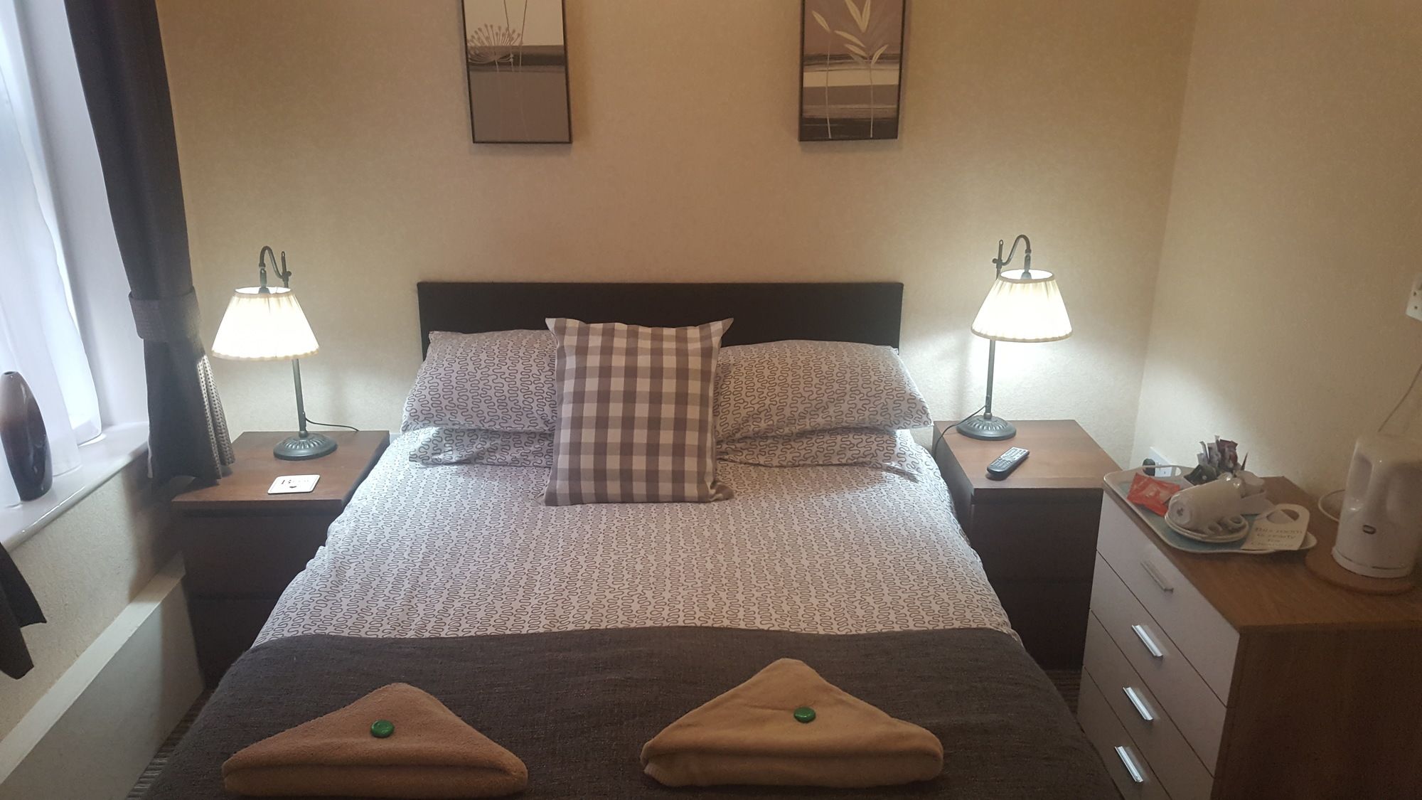 Фото Newholme Hotel