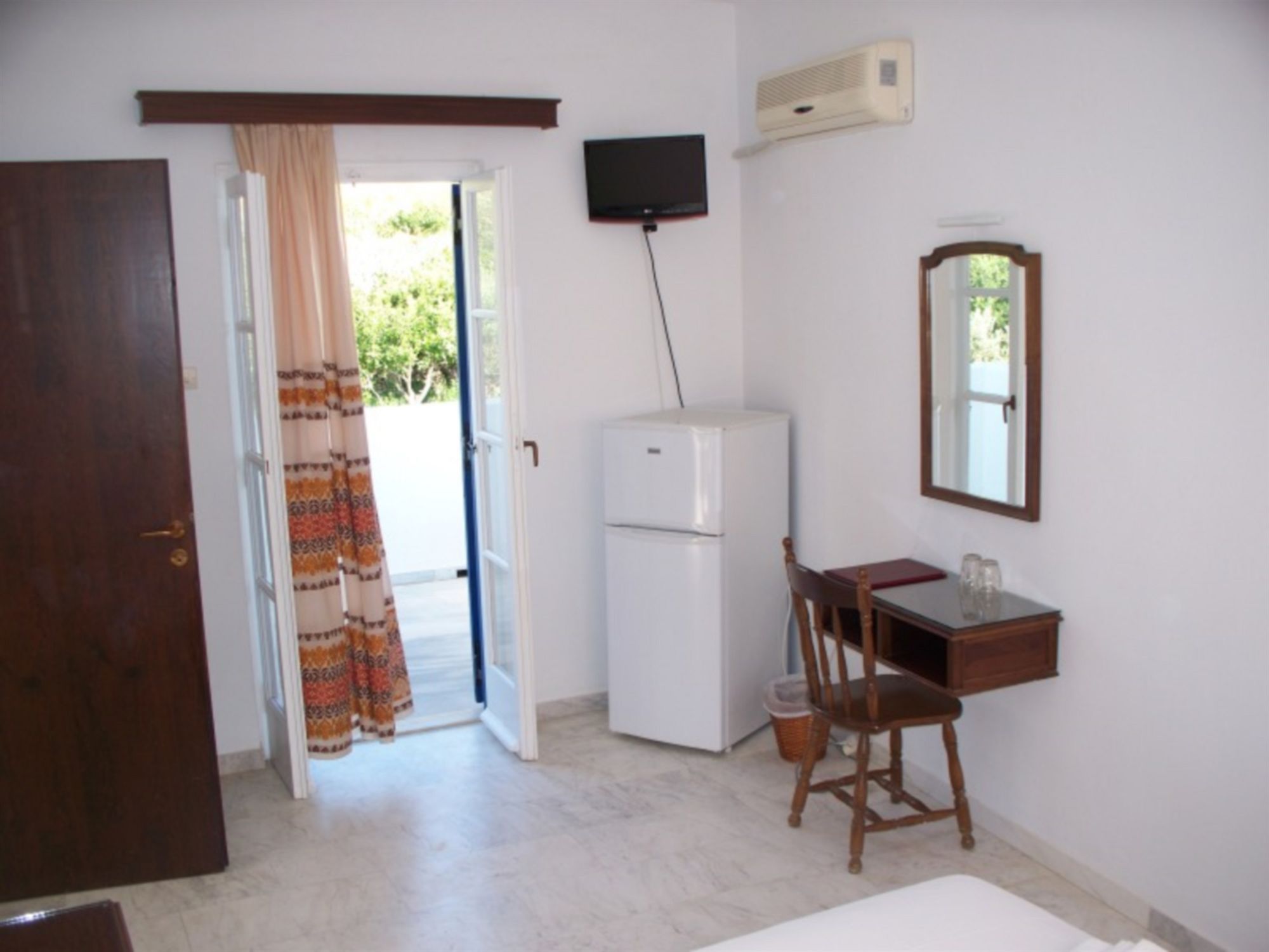 Фото Adonis Hotel Naxos