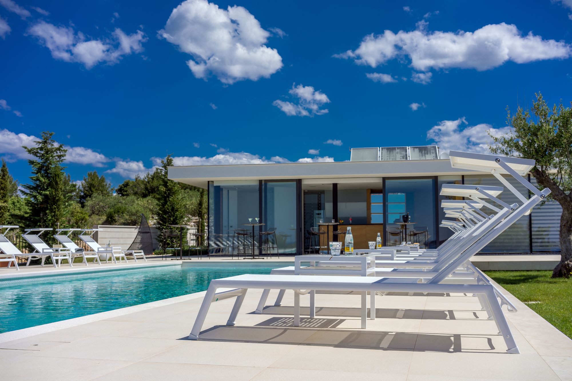 Фото Golden Rays Luxury Apartments