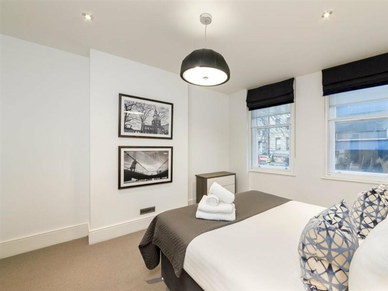 Фото Garrick Mansions by Q Apartments