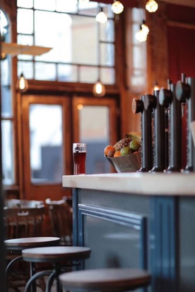 Фото Newmarket Ale House – Hotel & Restaurant