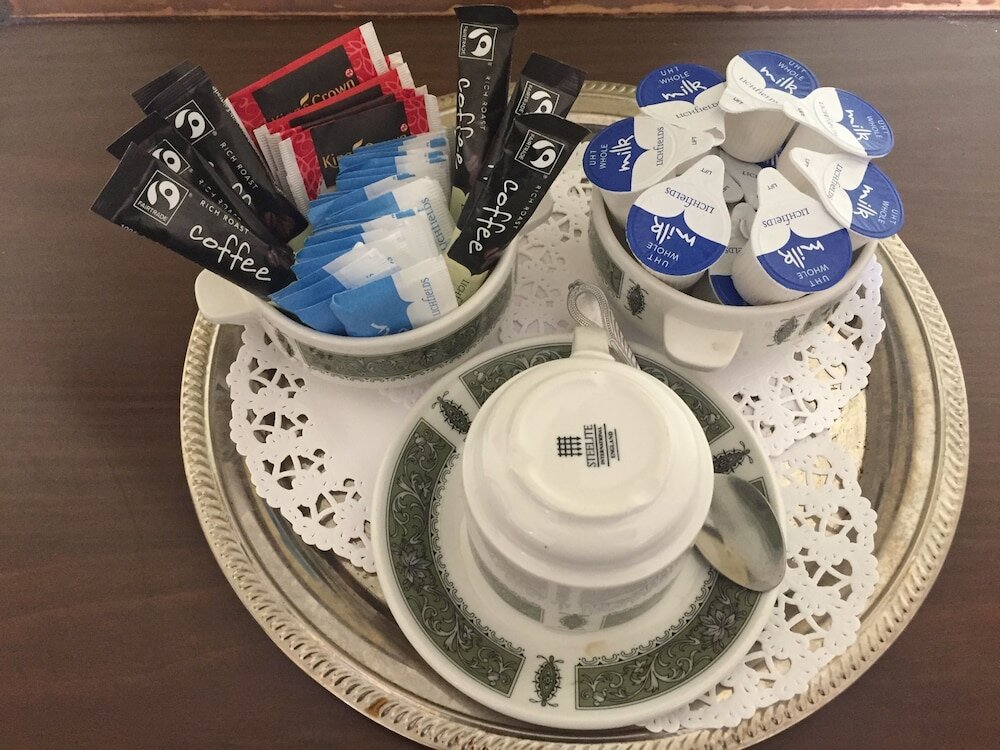 Фото Albany Hotel