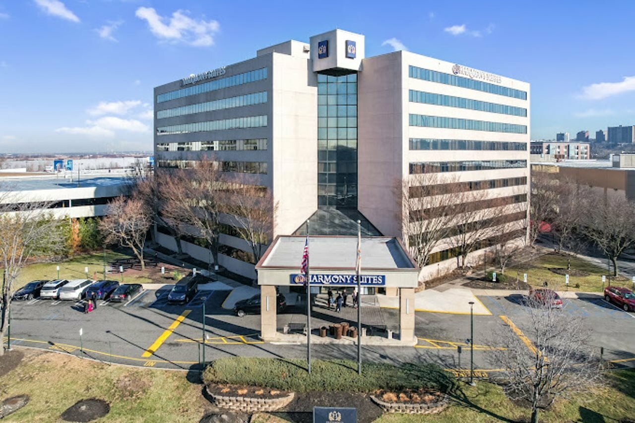 Фото Harmony Suites