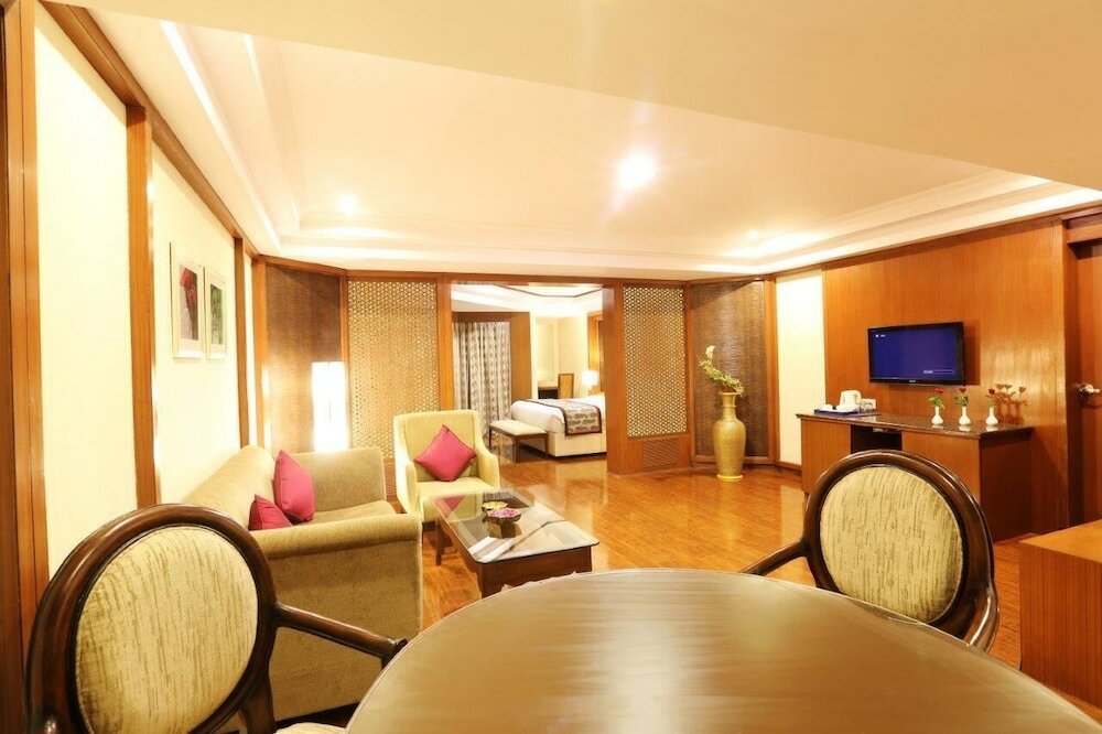 Фото Golden Tulip Jaipur