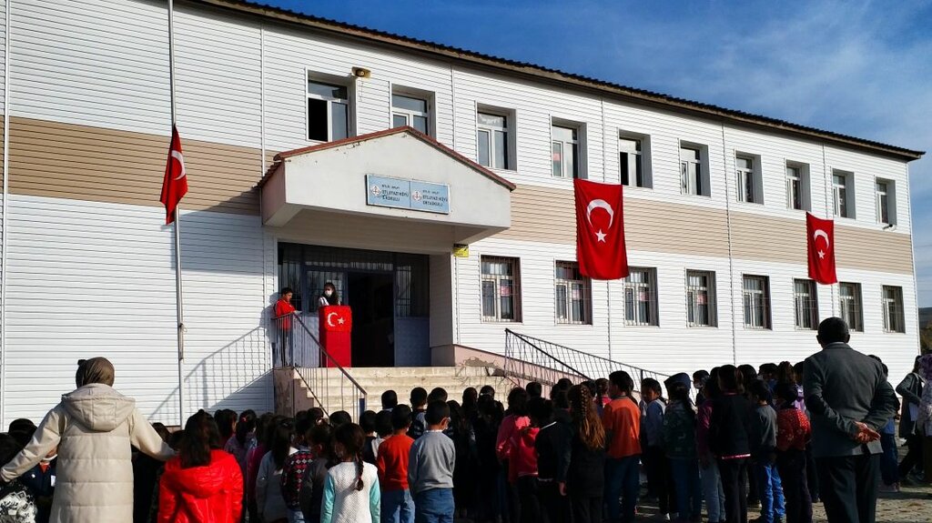 School Otluyazi Middle School, Ahlat, photo