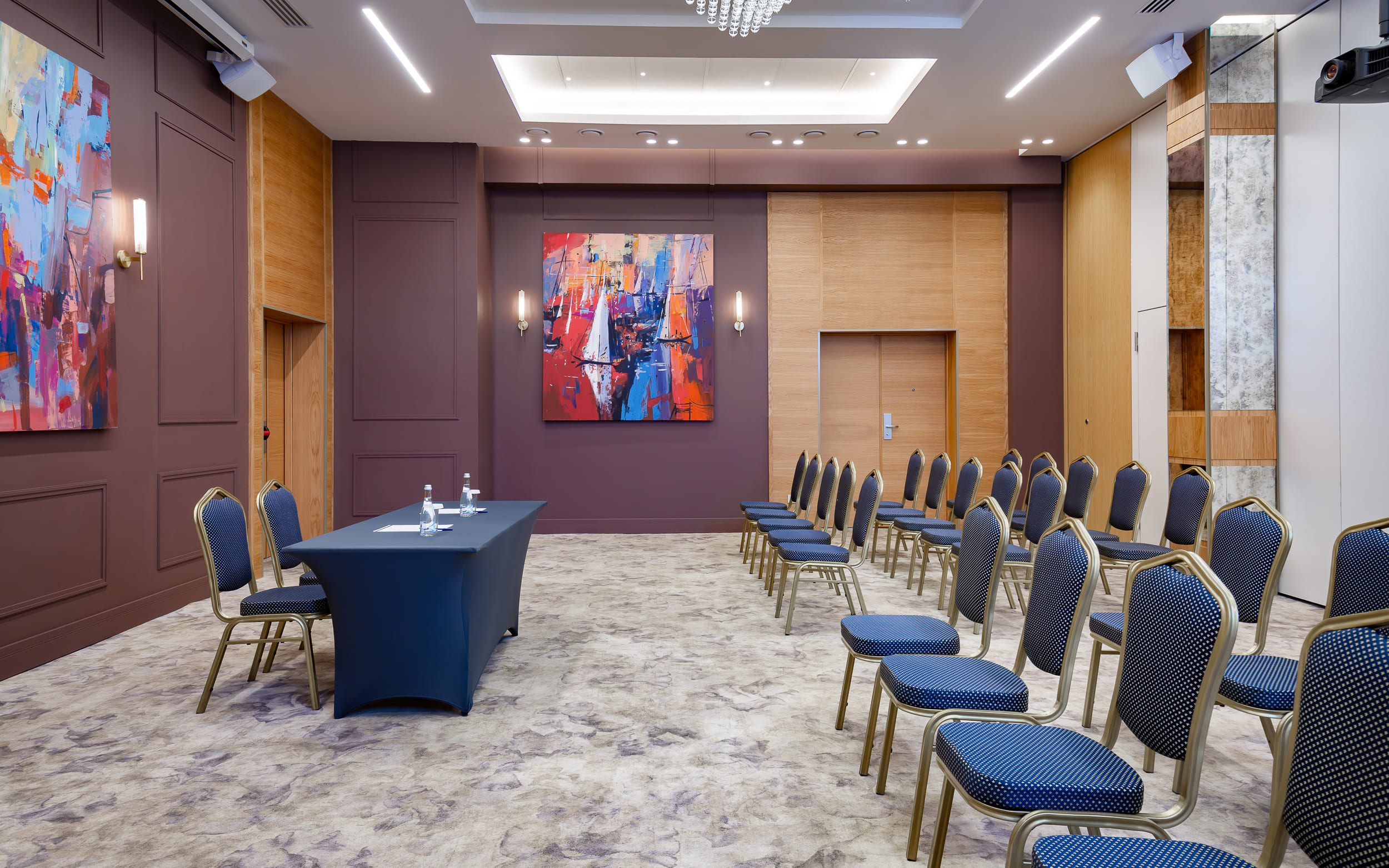 Фото DoubleTree by Hilton Hotel Novosibirsk