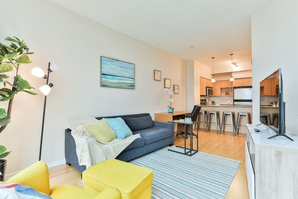 Фото Vibrant Urban Condo 2Bed 2Bath