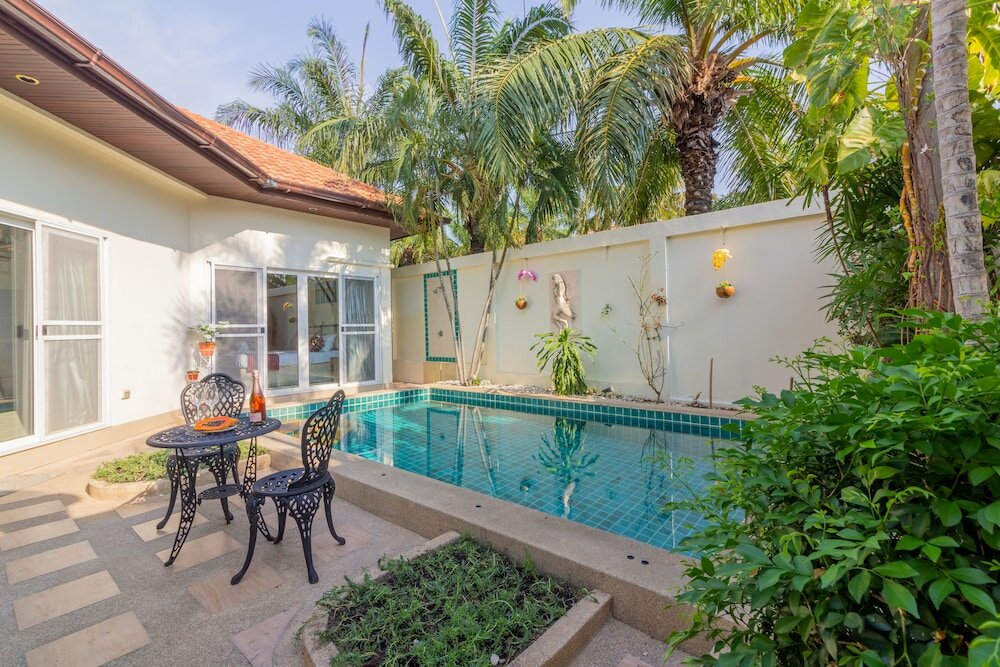 Фото 2 Bed Majestic Villa Near Beach