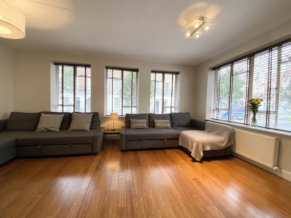 Фото Apartment Next to Victoria Station