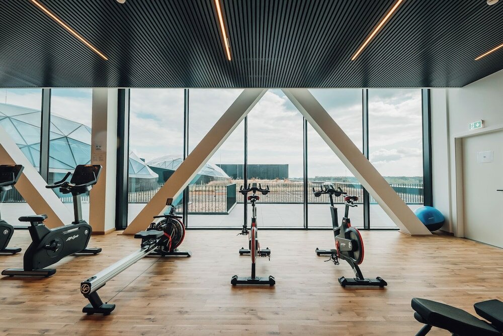 Фото Stylish Luxurious Apt w Pool & Gym Id214