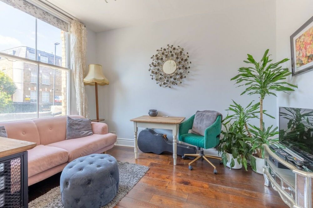 Фото Cheerful 1 Bedroom Flat in the Heart of North London