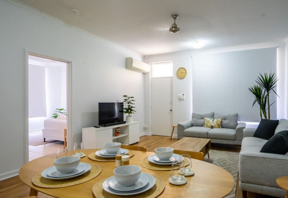 Фото Nightcliff Retreat - Stylish 2br Apt