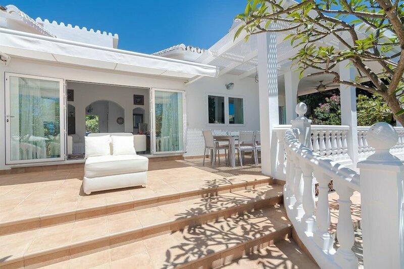 Гостиница Beautiful Villa Near Beach - Marbella