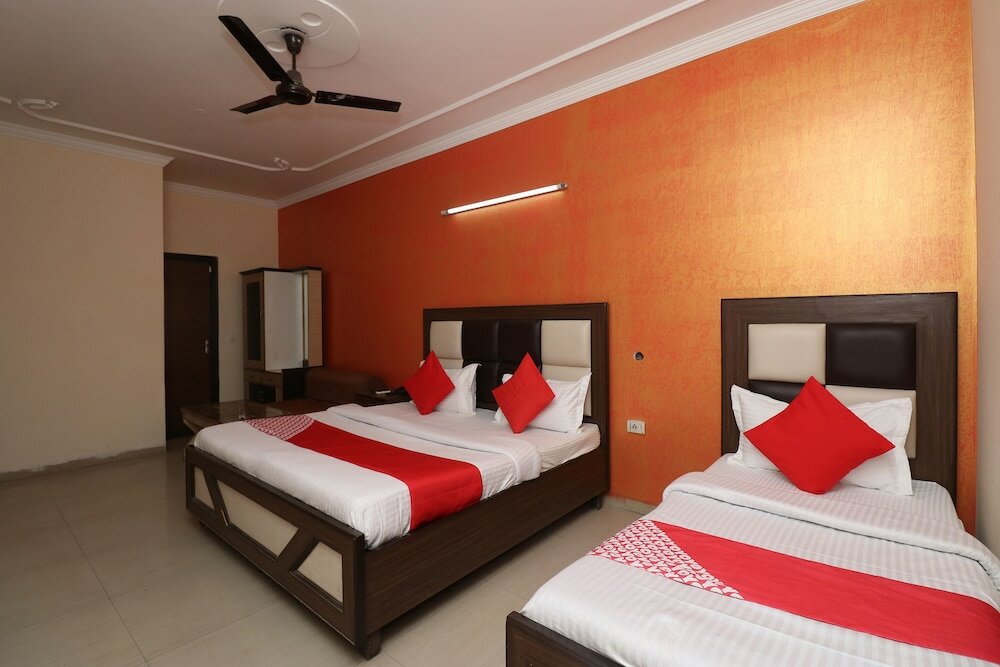 Фото Oyo 35663 Mayank Palace