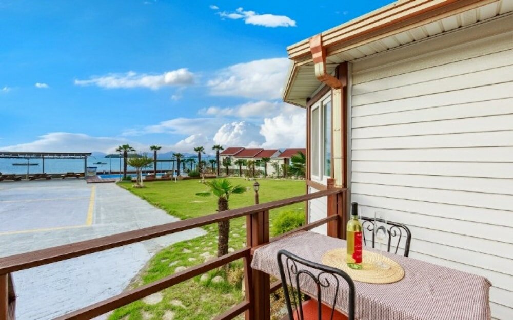 Фото Yeosu Glow Floor Pension