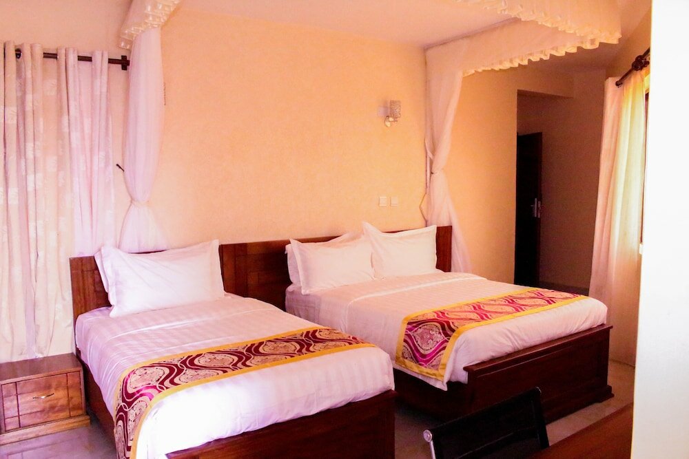 Фото Prinias Hotel