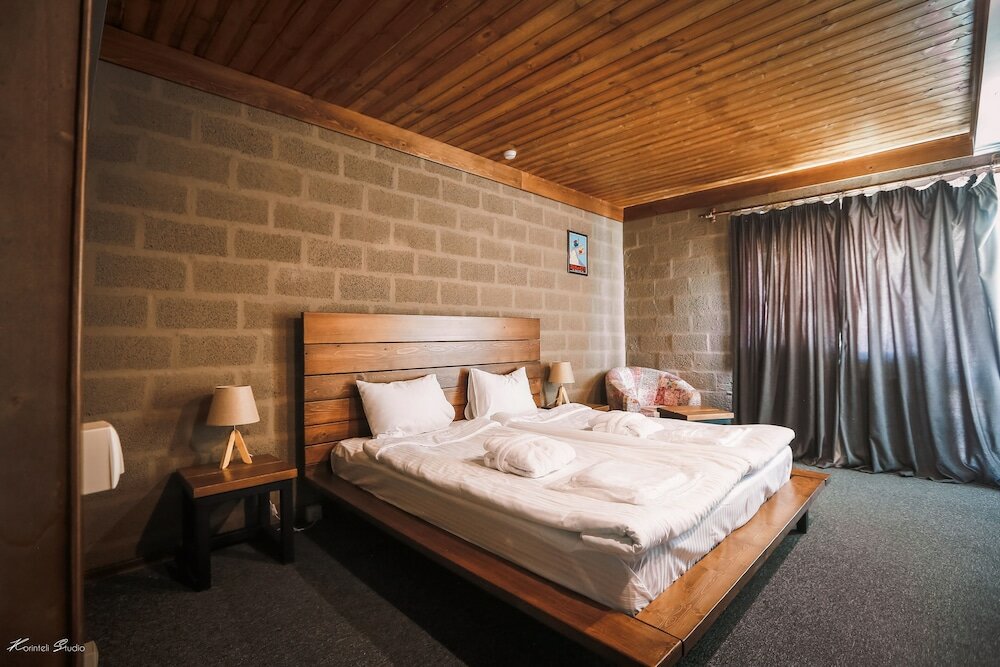 Фото Alpine Lounge Hotel