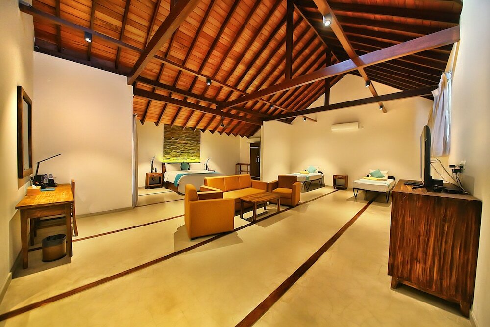 Фото R Degrees - Ambalangoda