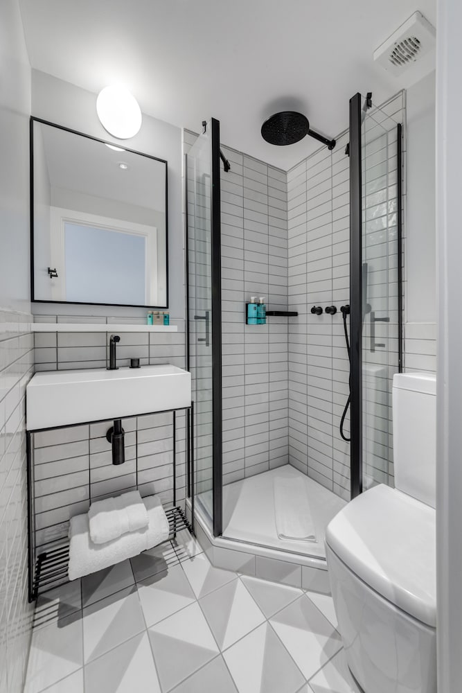 Фото Mornington London Kensington