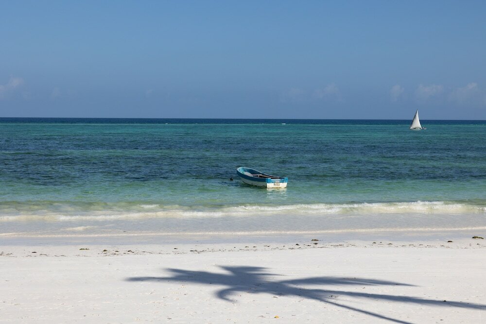 Фото Отель Ahg Sun Bay Mlilile Beach