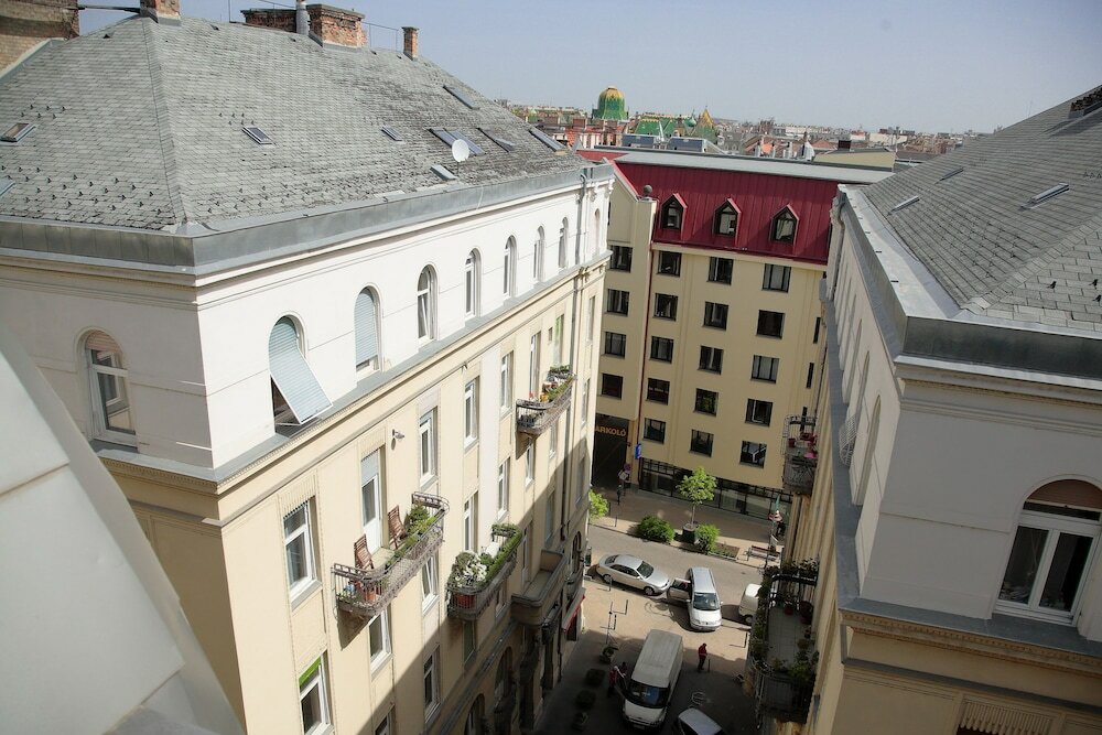 Фото Pop Up Hostels - Downtown