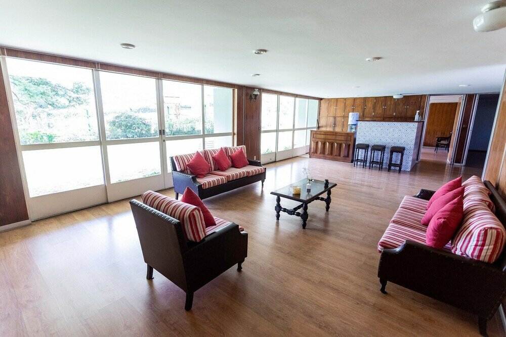 Фото Incrível Vista com 4 Quartos e Lareira