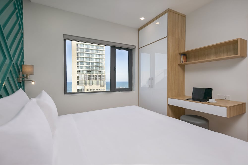 Фото Dolphin Hotel and Apartment