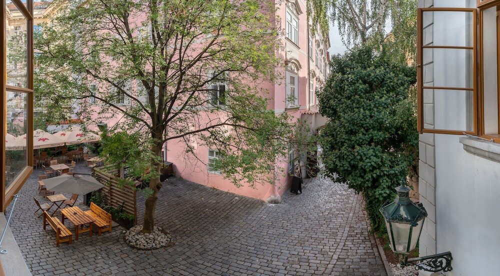 Фото 3 Epoques Apartments by Adrez