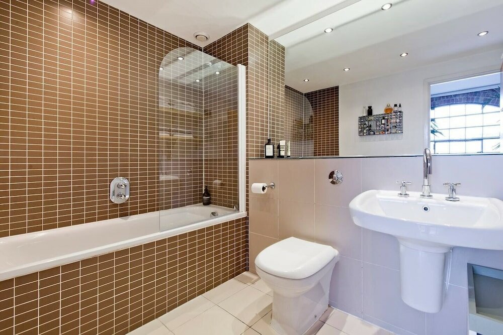 Фото Unique & Vibrant 1-bed Loft With Roof Garden