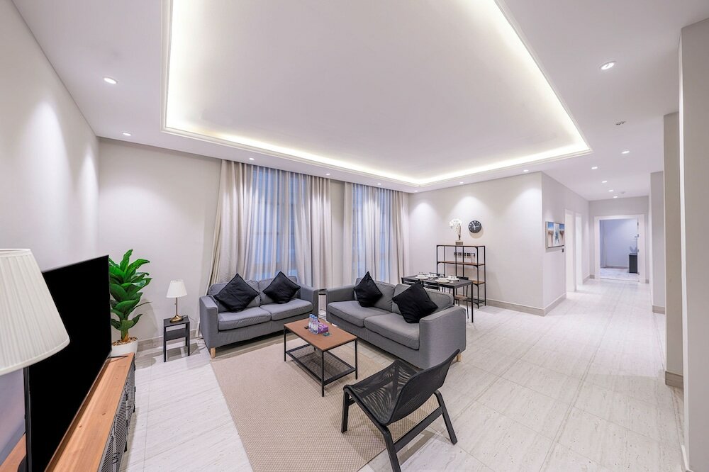 Фото Mabaat - Al Malqa 3br Apt - 533