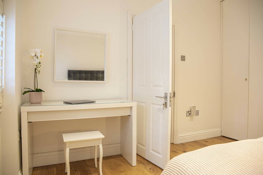 Фото Bright Chelsea Garden Nest