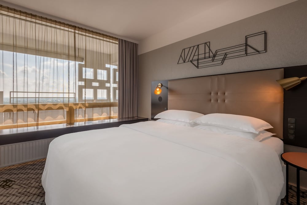 Фото Four Points by Sheraton Munich Arabellapark