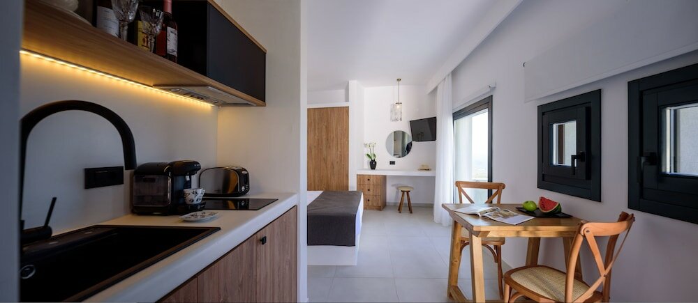 Фото RyoLithos Suites