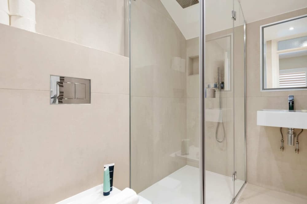 Фото Bright 1 Bedroom House near Edgware Road