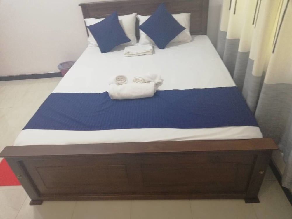 Фото N. L. I. Guest House