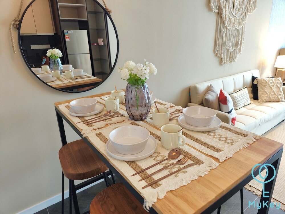 Фото Scarletz Suites Klcc by Mykey Global