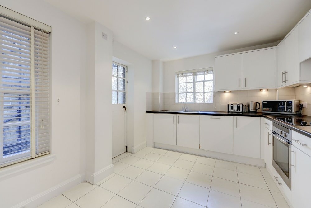 Фото Pelham Court Apartments