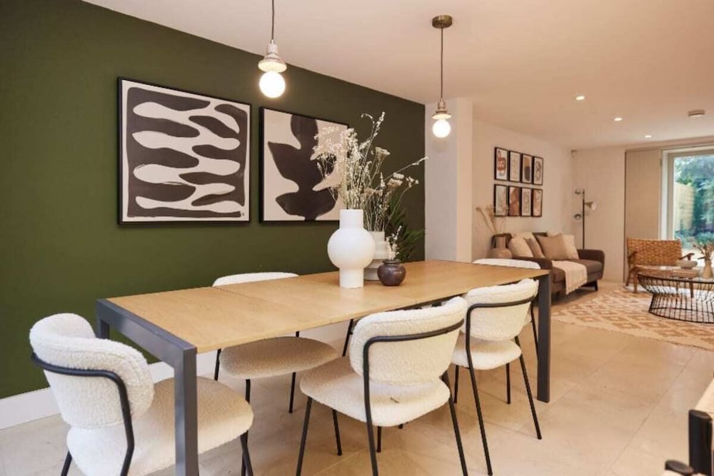 Фото The Brimmington Park Escape - Lovely 3bdr House With Study Room + Garden