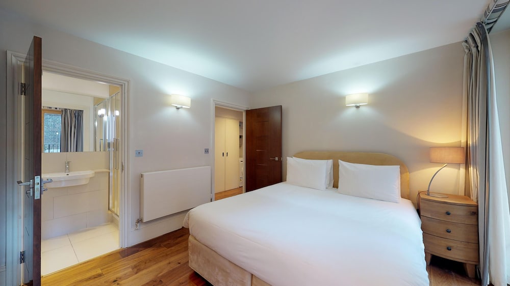 Фото Tavistock Place Apartments