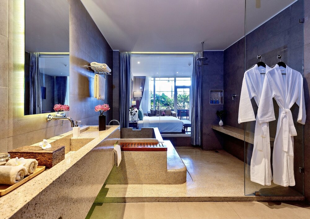 Фото Indra Hotel