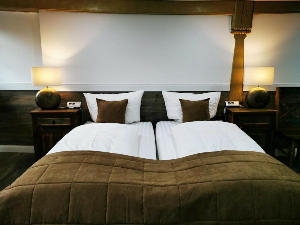 Фото Landgasthaus Kreuz Michelbach