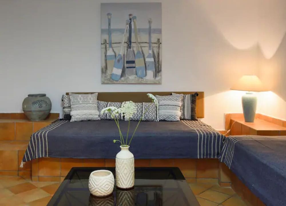 Фото Soleado Beachfront Villa