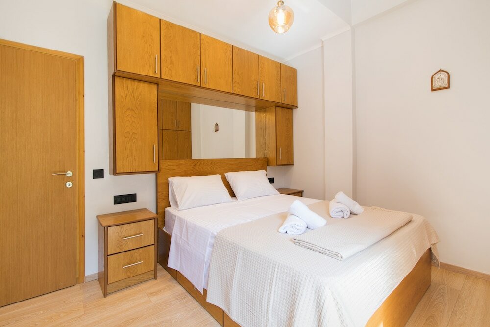 Фото Down Town Apartment by Corfuescapes