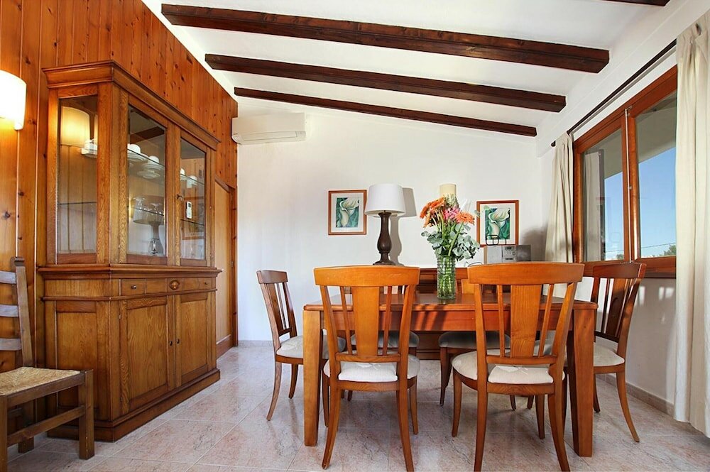 Фото Villa - 4 Bedrooms with Pool and WiFi - 108746