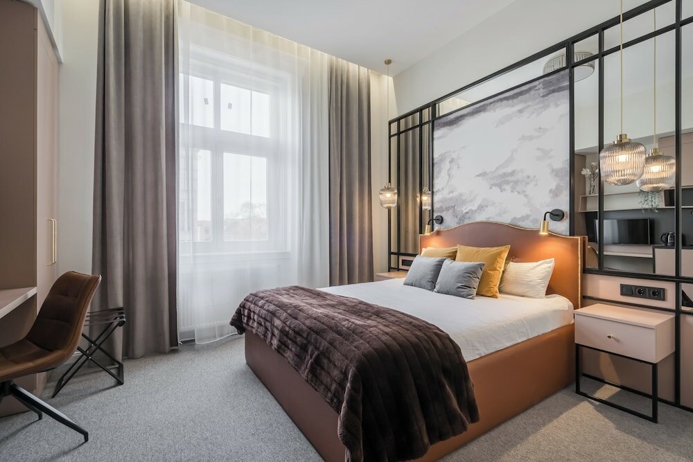 Фото Astoria Boutique Suites by BQA