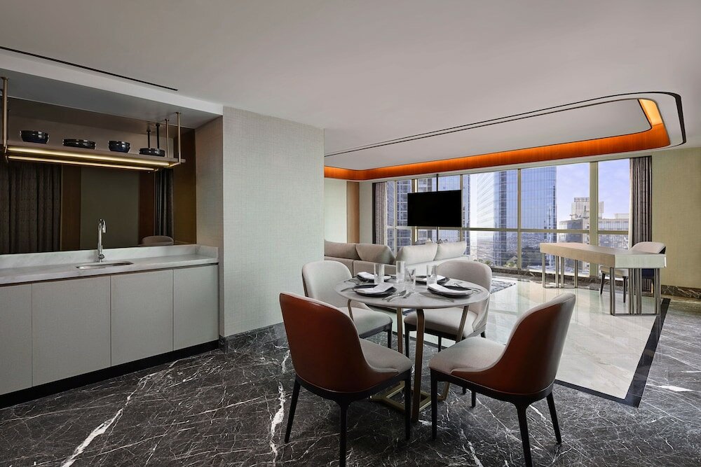 Фото Sheraton Surabaya Hotel and Towers